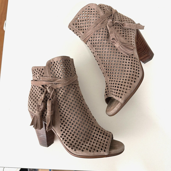 Vince Camuto Kamey Tan Taupe Suede Laser Cut Open Toe Tie Tassel Zip Booties 5.5 - Picture 2 of 12